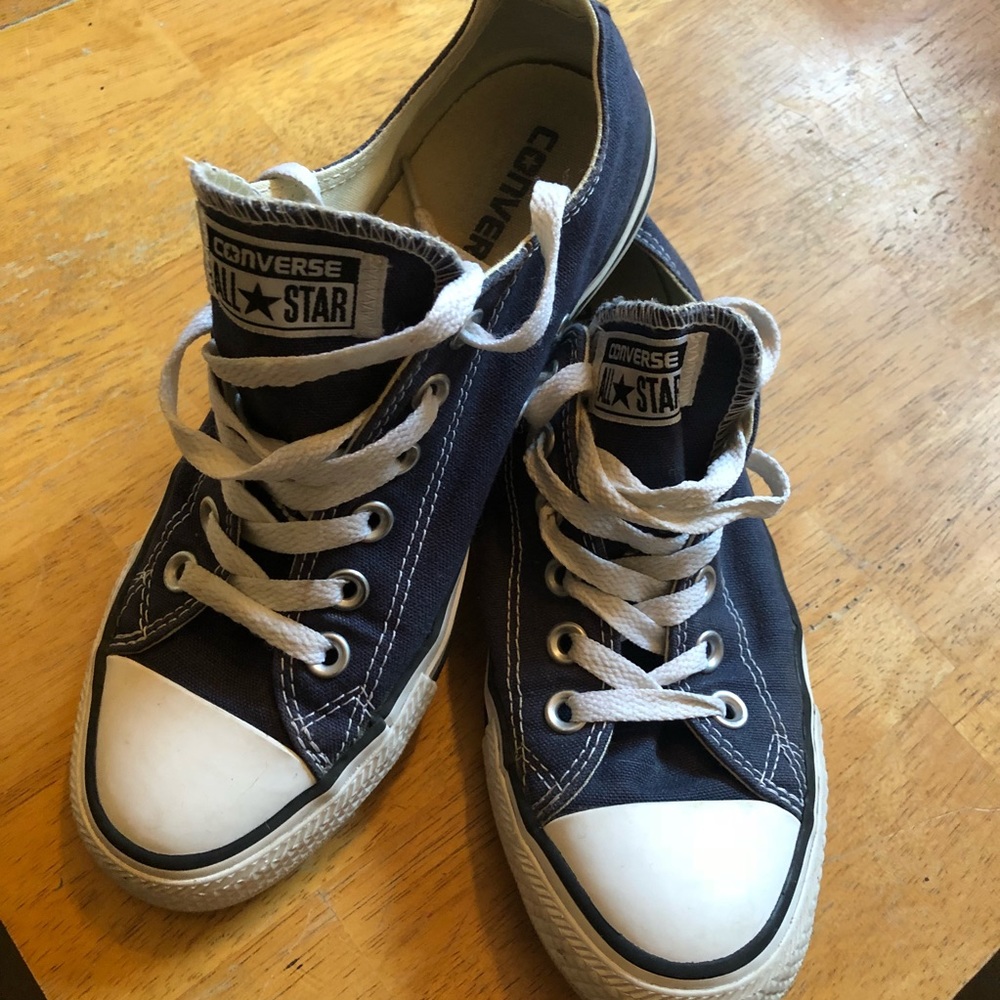 Navy blue canvas Converse Unisex, M5, W7 nice!!
